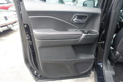 2017 Honda Ridgeline Black Edition   - Photo 12 - Newark, NJ 07104
