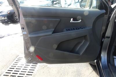 2014 Kia Sportage EX - Photo 11 - Newark, NJ 07104