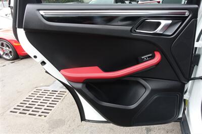 2016 Porsche Macan S   - Photo 12 - Newark, NJ 07104