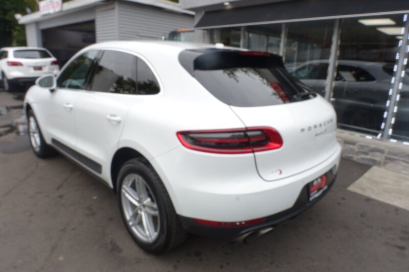 2016 Porsche Macan S photo 4