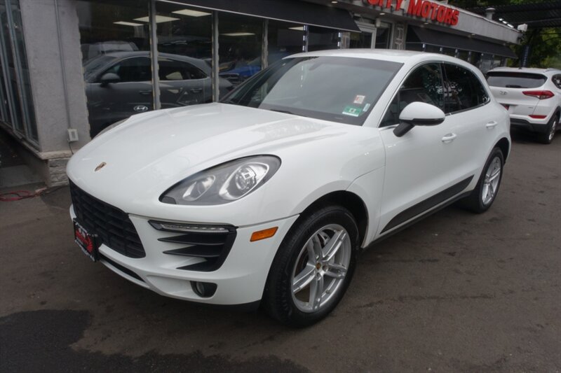 2016 Porsche Macan S  