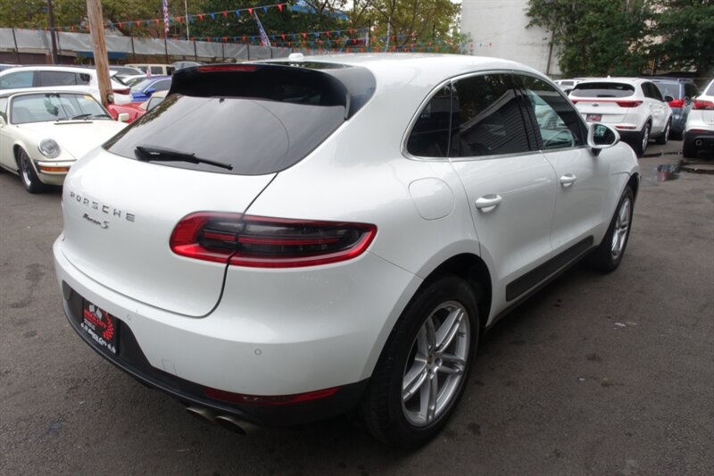 2016 Porsche Macan S photo 3
