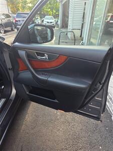 2009 INFINITI FX35 - Photo 18 - Newark, NJ 07104