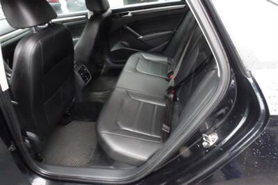 2017 Volkswagen Passat 1.8T SE - Photo 11 - Newark, NJ 07104