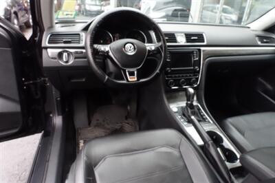 2017 Volkswagen Passat 1.8T SE - Photo 13 - Newark, NJ 07104
