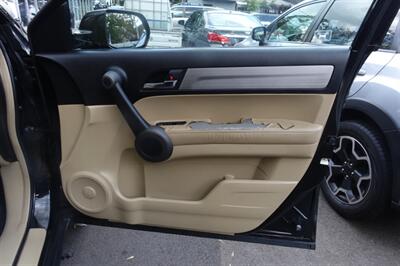 2010 Honda CR-V EX-L   - Photo 15 - Newark, NJ 07104