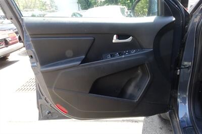 2015 Kia Sportage EX - Photo 9 - Newark, NJ 07104