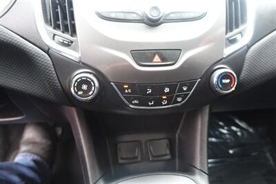 2016 Chevrolet Cruze LT Auto   - Photo 24 - Newark, NJ 07104