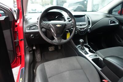 2016 Chevrolet Cruze LT Auto   - Photo 13 - Newark, NJ 07104