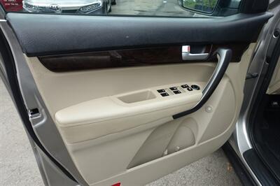 2015 Kia Sorento LX - Photo 14 - Newark, NJ 07104