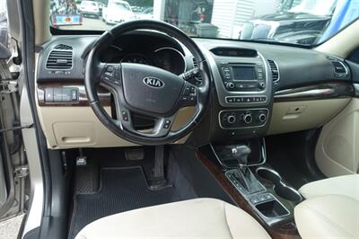 2015 Kia Sorento LX - Photo 17 - Newark, NJ 07104