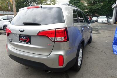 2015 Kia Sorento LX - Photo 8 - Newark, NJ 07104