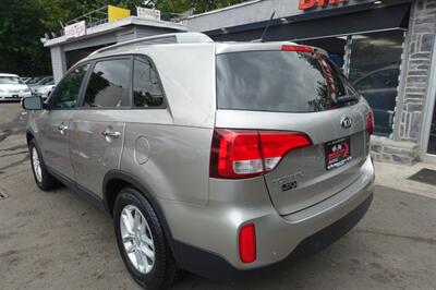 2015 Kia Sorento LX - Photo 6 - Newark, NJ 07104