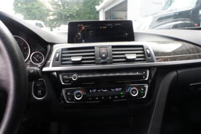 2016 BMW 328i xDrive   - Photo 18 - Newark, NJ 07104