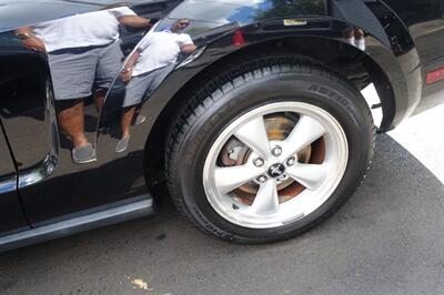 2008 Ford Mustang V6 Deluxe   - Photo 13 - Newark, NJ 07104