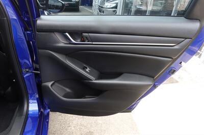 2020 Honda Accord Sport   - Photo 17 - Newark, NJ 07104