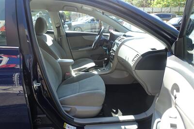 2013 Toyota Corolla LE   - Photo 14 - Newark, NJ 07104