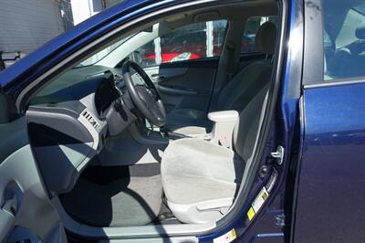 2013 Toyota Corolla LE   - Photo 9 - Newark, NJ 07104
