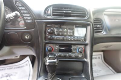 1998 Chevrolet Corvette - Photo 14 - Newark, NJ 07104
