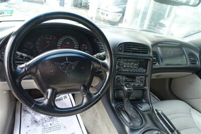 1998 Chevrolet Corvette - Photo 11 - Newark, NJ 07104