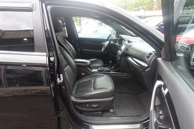 2015 Kia Sorento SX Limited - Photo 14 - Newark, NJ 07104