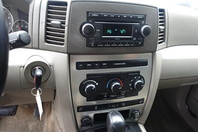 2007 Jeep Grand Cherokee Laredo - Photo 23 - Newark, NJ 07104