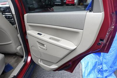 2007 Jeep Grand Cherokee Laredo - Photo 17 - Newark, NJ 07104