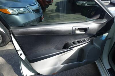 2012 Toyota Camry LE - Photo 14 - Newark, NJ 07104