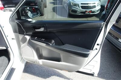 2012 Toyota Camry LE - Photo 19 - Newark, NJ 07104