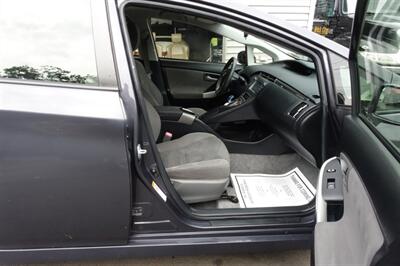 2012 Toyota Prius Plug-in Hybrid   - Photo 14 - Newark, NJ 07104