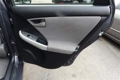2012 Toyota Prius Plug-in Hybrid   - Photo 17 - Newark, NJ 07104