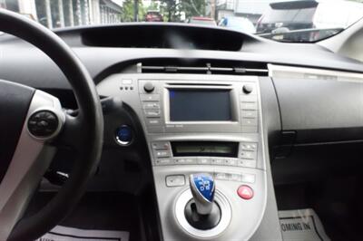 2012 Toyota Prius Plug-in Hybrid   - Photo 18 - Newark, NJ 07104