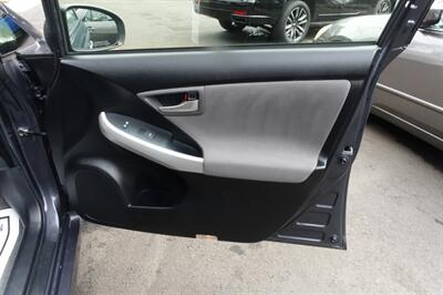 2012 Toyota Prius Plug-in Hybrid   - Photo 15 - Newark, NJ 07104