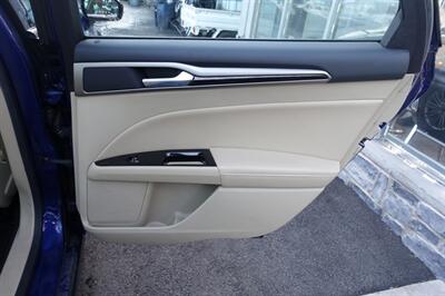 2016 Ford Fusion SE   - Photo 17 - Newark, NJ 07104