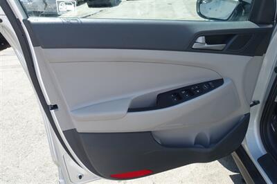 2018 Hyundai TUCSON SE   - Photo 14 - Newark, NJ 07104