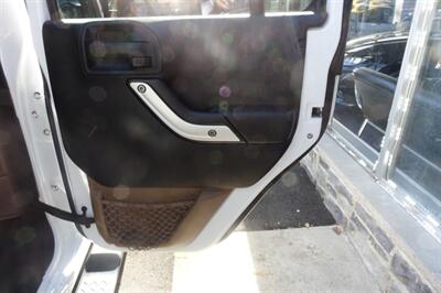 2015 Jeep Wrangler Sahara   - Photo 17 - Newark, NJ 07104