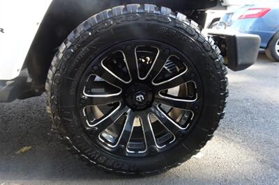 2015 Jeep Wrangler Sahara   - Photo 25 - Newark, NJ 07104