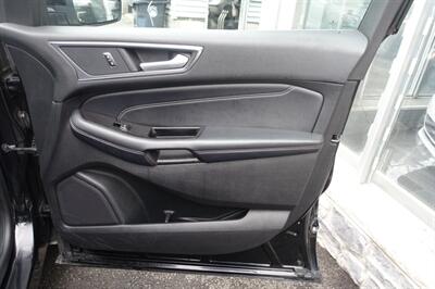 2018 Ford Edge Titanium   - Photo 15 - Newark, NJ 07104