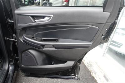 2018 Ford Edge Titanium   - Photo 17 - Newark, NJ 07104