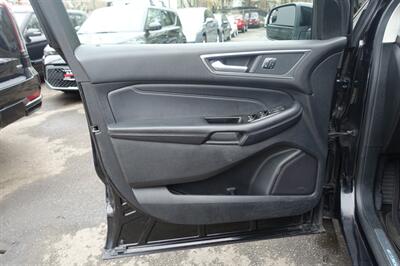 2018 Ford Edge Titanium   - Photo 10 - Newark, NJ 07104