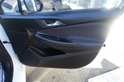 2017 Chevrolet Cruze LT Auto   - Photo 15 - Newark, NJ 07104