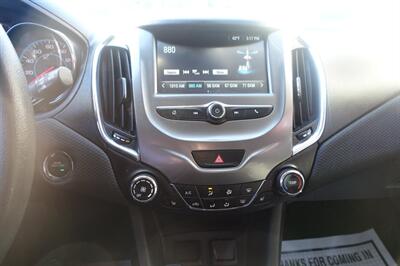 2017 Chevrolet Cruze LT Auto   - Photo 19 - Newark, NJ 07104
