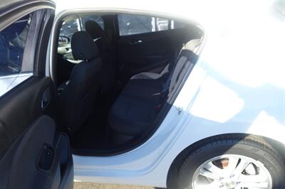 2017 Chevrolet Cruze LT Auto   - Photo 11 - Newark, NJ 07104