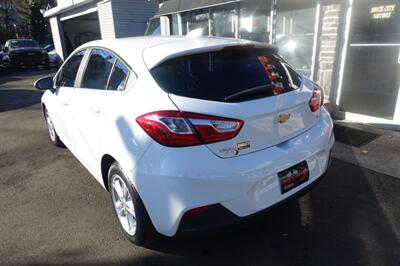 2017 Chevrolet Cruze LT Auto   - Photo 6 - Newark, NJ 07104