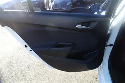 2017 Chevrolet Cruze LT Auto   - Photo 12 - Newark, NJ 07104