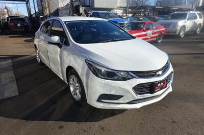 2017 Chevrolet Cruze LT Auto   - Photo 3 - Newark, NJ 07104
