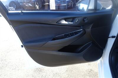 2017 Chevrolet Cruze LT Auto   - Photo 10 - Newark, NJ 07104