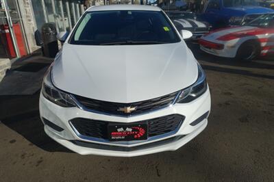 2017 Chevrolet Cruze LT Auto   - Photo 2 - Newark, NJ 07104
