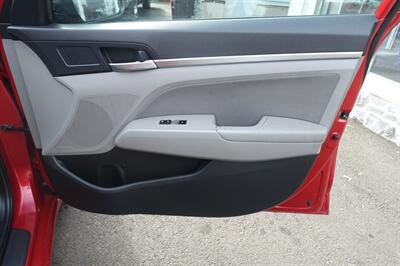 2020 Hyundai ELANTRA Limited   - Photo 15 - Newark, NJ 07104