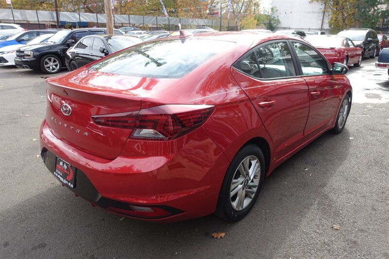 2020 Hyundai Elantra Limited photo 3